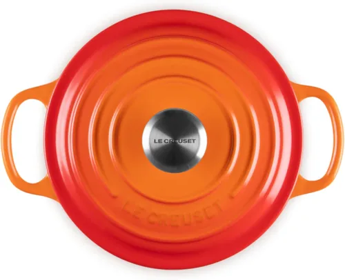 Vista 3 de Le Creuset Horno holandés redondo Signature de hierro fundido esmaltado, 4.5 cuartos de galón., Artichaut