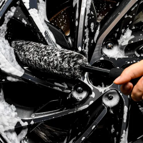 Vista 5 de Cepillo limpiador de ruedas suave sin metal, cepillo de limpieza de llantas de lana sintética, alta absorción de agua, cepillo de neumáticos denso