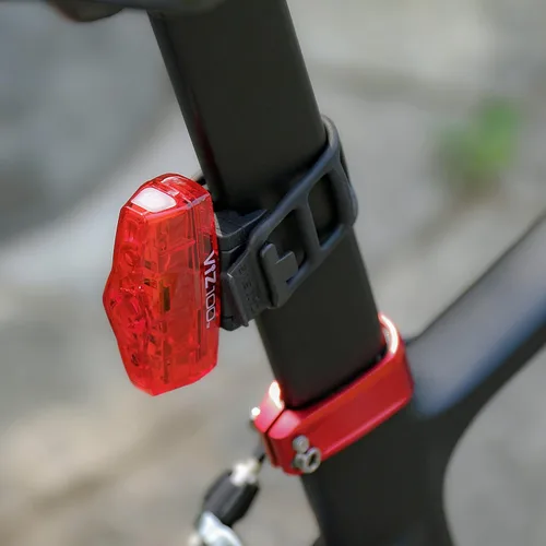 Vista 7 de CATEYE AMPP & ViZ - Kit combinado de luces para bicicleta recargables USB – IPX4 impermeable de alto lumen AMPP Opticube LED y luz de seguridad