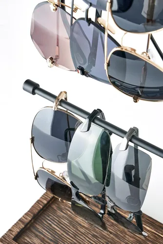 Vista 4 de Mkono Organizador de lentes de sol, soporte rústico de almacenamiento de lentes de sol de 2 niveles, soporte para lentes de sol para múltiples