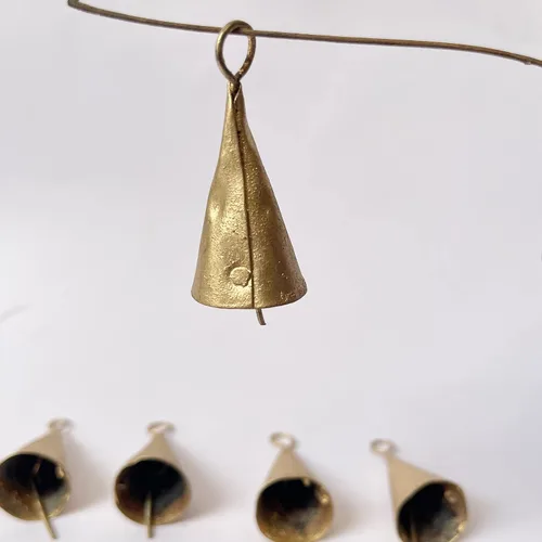 Vista 5 de 10 Piezas Campanas de 1.75 Pulgadas para Manualidades, Decoración del Hogar, Adornos de Campanas de Navidad, Decoraciones de Campanas de Navidad