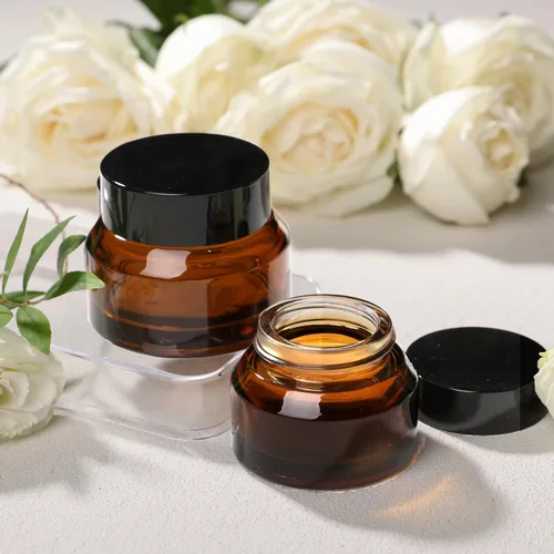 Vista 3 de Tarros cosméticos de vidrio de 1 oz con tapas, paquete de 3 frascos de vidrio pequeños ámbar con tapas, recipientes de maquillaje de vidrio vacíos