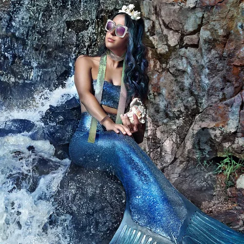 Vista 6 de Sasylvia 5 piezas de accesorios de discoteca de los años 70 para Halloween, mujer, bisutería, bufanda, aretes, lentes de sol, pulsera, diadema