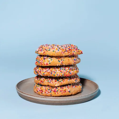 Vista 2 de The Cravory: Galletas de pastel de cumpleaños, 12 galletas, 2.0 onzas cada una, envueltas individualmente, gourmet, horneadas frescas, postres