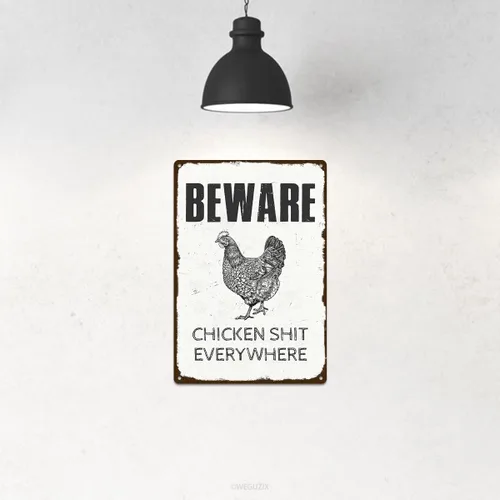 Vista 4 de Cartel de metal divertido de gallinero con texto en inglés "Beware Chicken Shit Everywhere" - Panel de pared para interiores y exteriores, retro