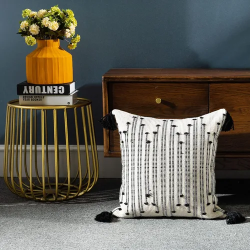 LIGICKY Fundas de almohada bohemias con borlas, funda de almohada cuadrada decorativa tejida para sofá cama, color blanco y negro, 18 x 18 pulgadas