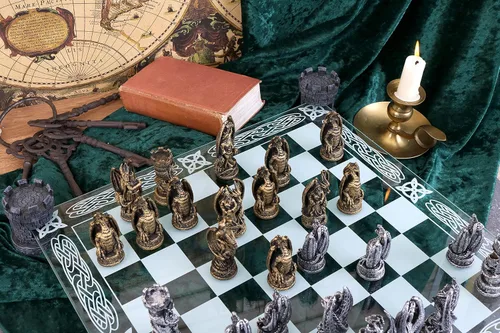 Vista 6 de Nemesis Now Juego de Ajedrez Kingdom of The Dragon 16.9 in Bronce