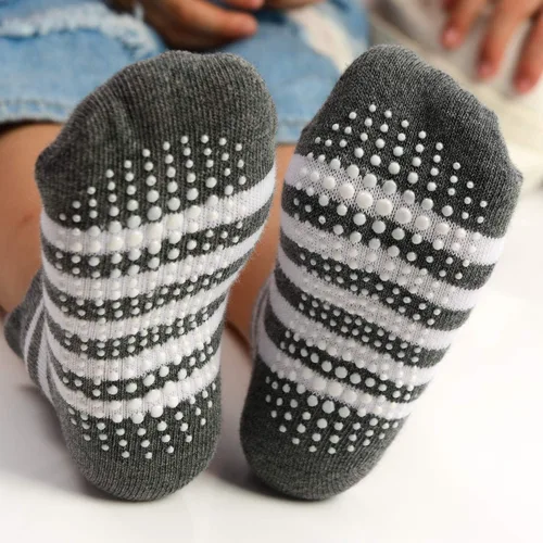 Vista 5 de Aminson Calcetines antideslizantes al tobillo con agarres para bebés y niños pequeños