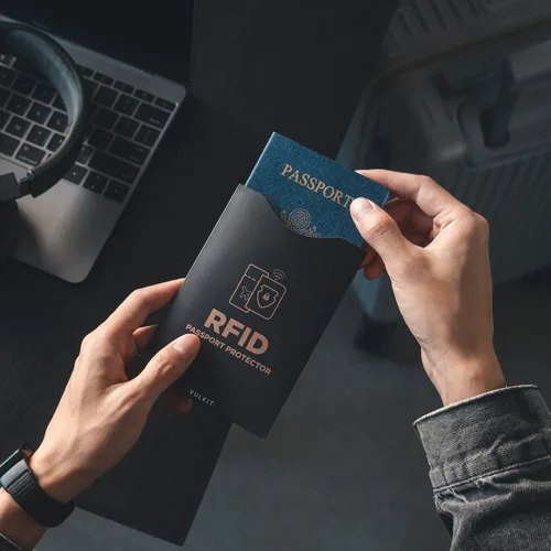 Vista 2 de VULKIT RFID Blocking Sleeves 4 Passport Holders, Anti-Theft RFID Blocker Sets Travel Essentials Fits Bags & Purses