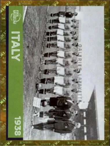 Adhesivo de fútbol de la Copa Mundial Panini 2022 #FWC20 Italia 1938 Museo de la FIFA oficial Qatar WC Album Sticker en crudo (NM o mejor), mide 2