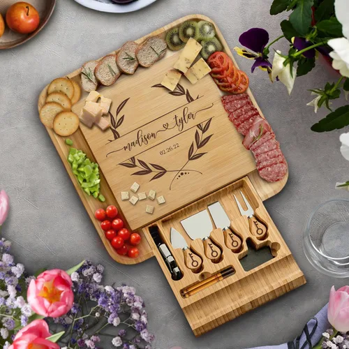 Vista 10 de Tablas de charcutería – Juego de regalo grande de tabla de queso de bambú con bandeja para servir, cuchillos y cuencos para carne, queso y galletas