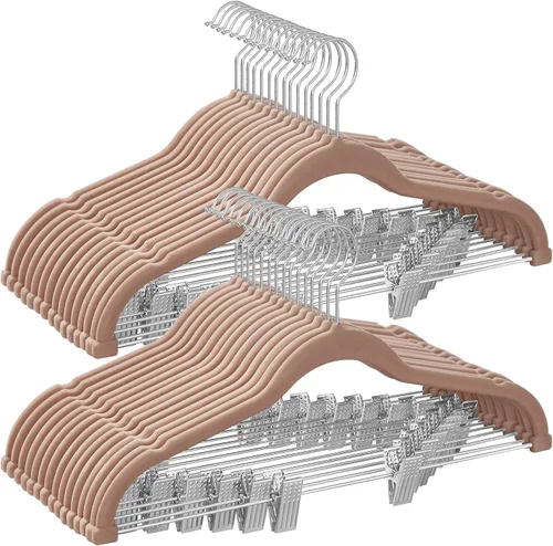 Vista 11 de SONGMICS Paquete de 30 perchas para pantalones, perchas de terciopelo de 16.7 pulgadas de largo con clips ajustables, resistentes, antideslizantes