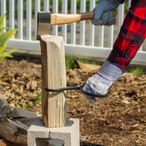 Vista 2 de Herramienta divisora de madera KindleSafe Gripper Soporte de madera para leña que ayuda a prevenir lesiones mientras se divide leña con escotillas