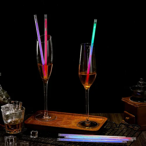 Vista 7 de Lallisa 100 popotes de Halloween que brillan en la oscuridad, pajitas de neón iluminadas de 8 pulgadas, popotes de plástico reutilizables multicolor