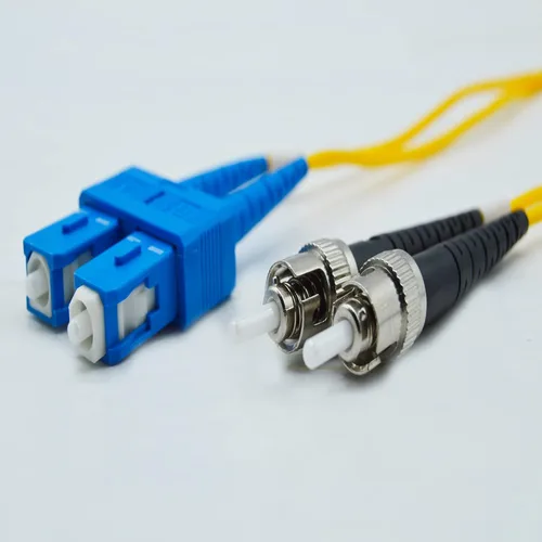 Vista 3 de FiberCablesDirect OS2 Cable de conexión de fibra monomodo Opciones de longitud: 0,5 M-300 M LC a LC 1.6 ft (1,64 pies) Dúplex 9/125µm