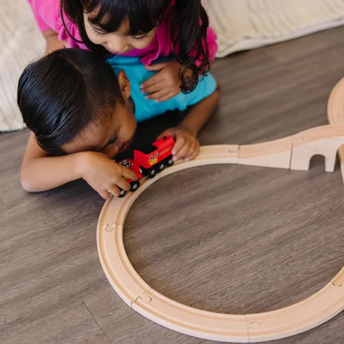 Vista 8 de Set de ocho trenes Melissa & Doug, Figura de madera clásica (22 Piezas)
