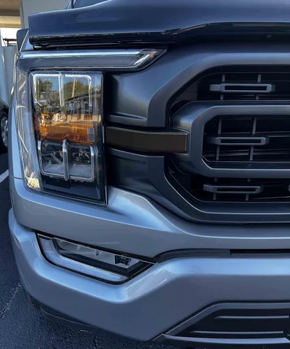 Vista 21 de Rejilla Accent Trim - Compatible con F-150 2021-2023