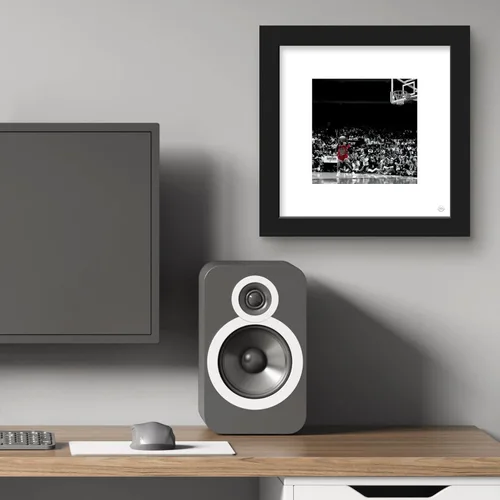 Vista 5 de Trends International Gallery Pops Michael Jordan - Póster de pared de la secuencia de progresión de vuelo 2, 12 x 12 pulgadas, versión de marco negro