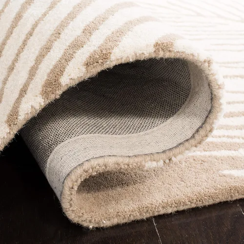 Vista 5 de SAFAVIEH Soho Collection Runner Rug - 2'3" x 8', Beige & Ivory, Handmade Wool & Viscose, Ideal for Hallway, Foyer, Bedroom (SOH793A)