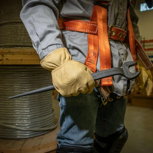 Vista 3 de Klein Tools 3232 - Llave dentada, fabricada en Estados Unidos, apertura nominal de 1-1/6 pulgadas, perno de 3/4 pulgadas para tuerca utilitaria