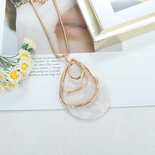 Vista 3 de ORAZIO Juego de joyas acrílicas para mujer, aretes de resina bohemia, collar y pulsera