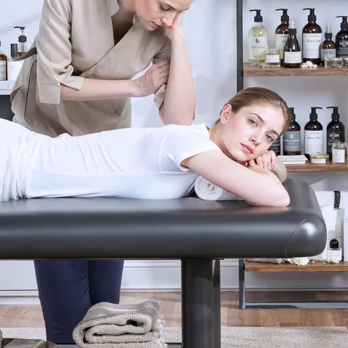 Vista 2 de Mesa de masaje plegable estacionaria, mesa de tratamiento con respaldo ajustable y gran espacio de almacenamiento, amplia mesa de masaje con marco