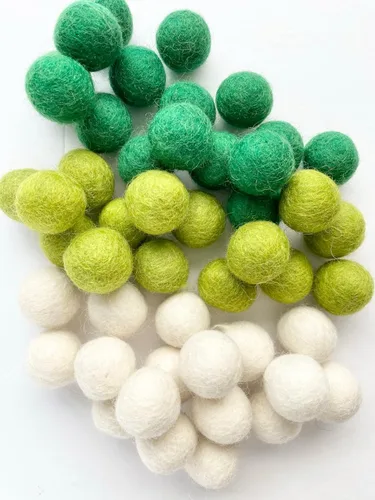 Vista 6 de 2.5 cm handmade felt balls - Bulk Quantity: 50 - St Patrick's Day Colors: Emerald Green, Lime Green, White - 100% Wool Poms for Crafts, Garland