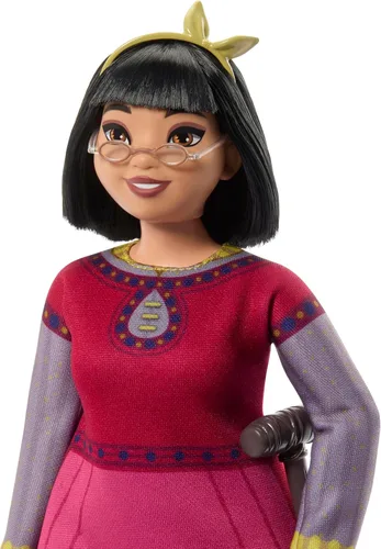 Vista 4 de Mattel Disney Wish Juguetes, Muñeca de moda posable Dahlia de Rosas con ropa y accesorios removibles, inspirada en la película