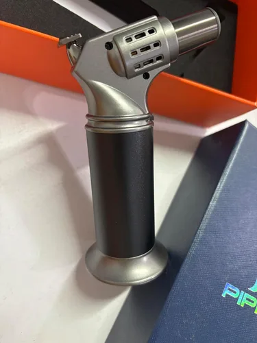 Vista 8 de PIPITA - Encendedor de antorcha a prueba de viento, encendedor de puros, butano, ajustable, con una sola llama, recargable, bolsillo con caja