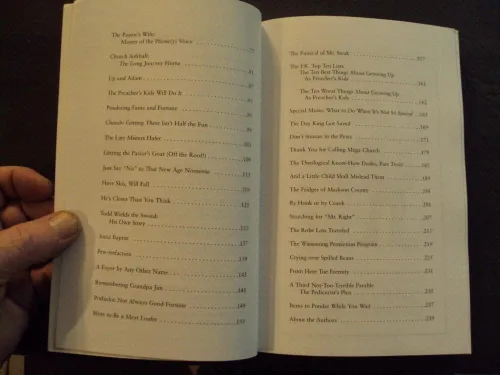 Vista 3 de Snickers desde el frente Pew sc Todd y Jedd Hafer 2000 4ta impresión River Oak Publishing