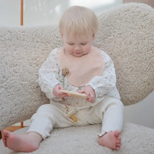 Vista 3 de mushie Babero de muselina para bebé, algodón suave para goteos, babas y alimentaciones infantiles, ajuste ajustable, paquete de 2