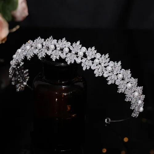 Vista 7 de Aoligrace Diadema de novia de circonita cúbica para boda, perla y cumpleaños, accesorios para el cabello de quinceañera dulce 16
