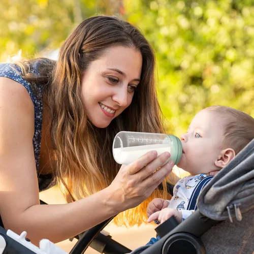 Vista 8 de Momcozy Biberones naturales, cuello ancho, contenedor de leche materna sin