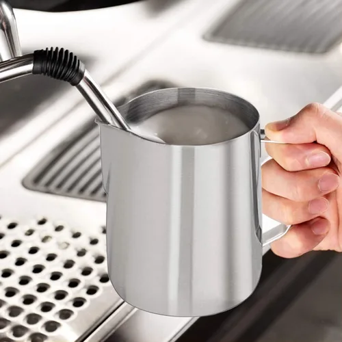 Vista 2 de ENLOY Jarra de espuma de leche, jarra de vapor de 20 onzas, accesorios para máquina de café expreso de acero inoxidable, accesorios para barra