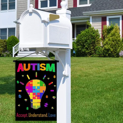 Vista 4 de Nepnuser Bandera de jardín de concienciación sobre el autismo, con luz de rompecabezas azul, con texto en inglés "Accept Understand Love