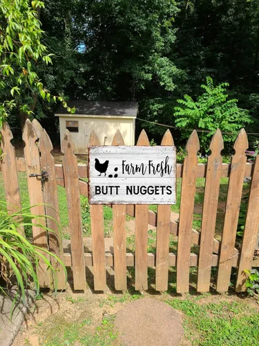 Vista 3 de Letrero de metal Farm Fresh Butt Nuggets, gallinero para decoración de patio de granja, 8 x 12 pulgadas
