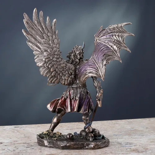 Vista 4 de Veronese Design Estatua de resina de 10 1/4 pulgadas con acabado de bronce antiguo