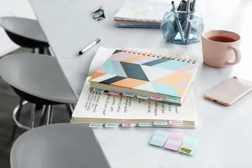 Vista 2 de Post-it pestañas, 625 in Sólido, Aqua, Lima, Amarillo, Rojo, 10/Color, 40/Dispensador (676-ALYR)