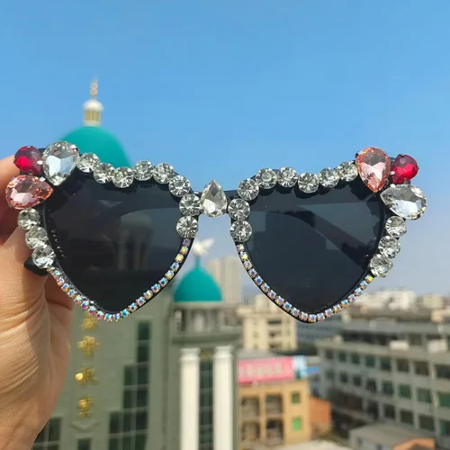 Vista 3 de willochra Gafas de sol con forma de corazón con diamantes de imitación para mujer, moda con diamantes de imitación, gafas de sol para fiesta