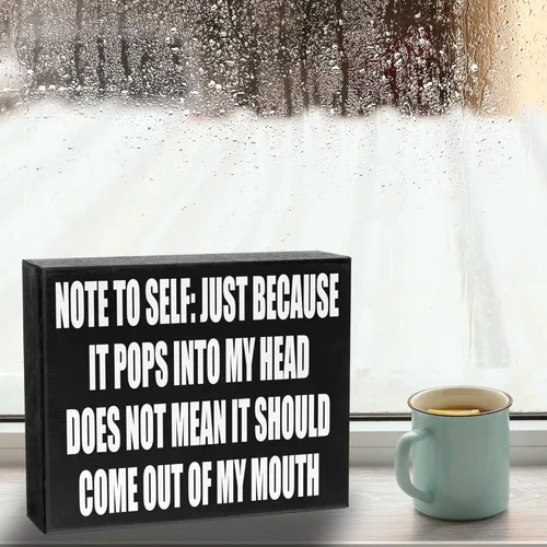 Vista 3 de Divertido letrero de madera para decoración de oficina con texto en inglés "Note to Self Just Because It Pops Into My Head", letrero de escritorio